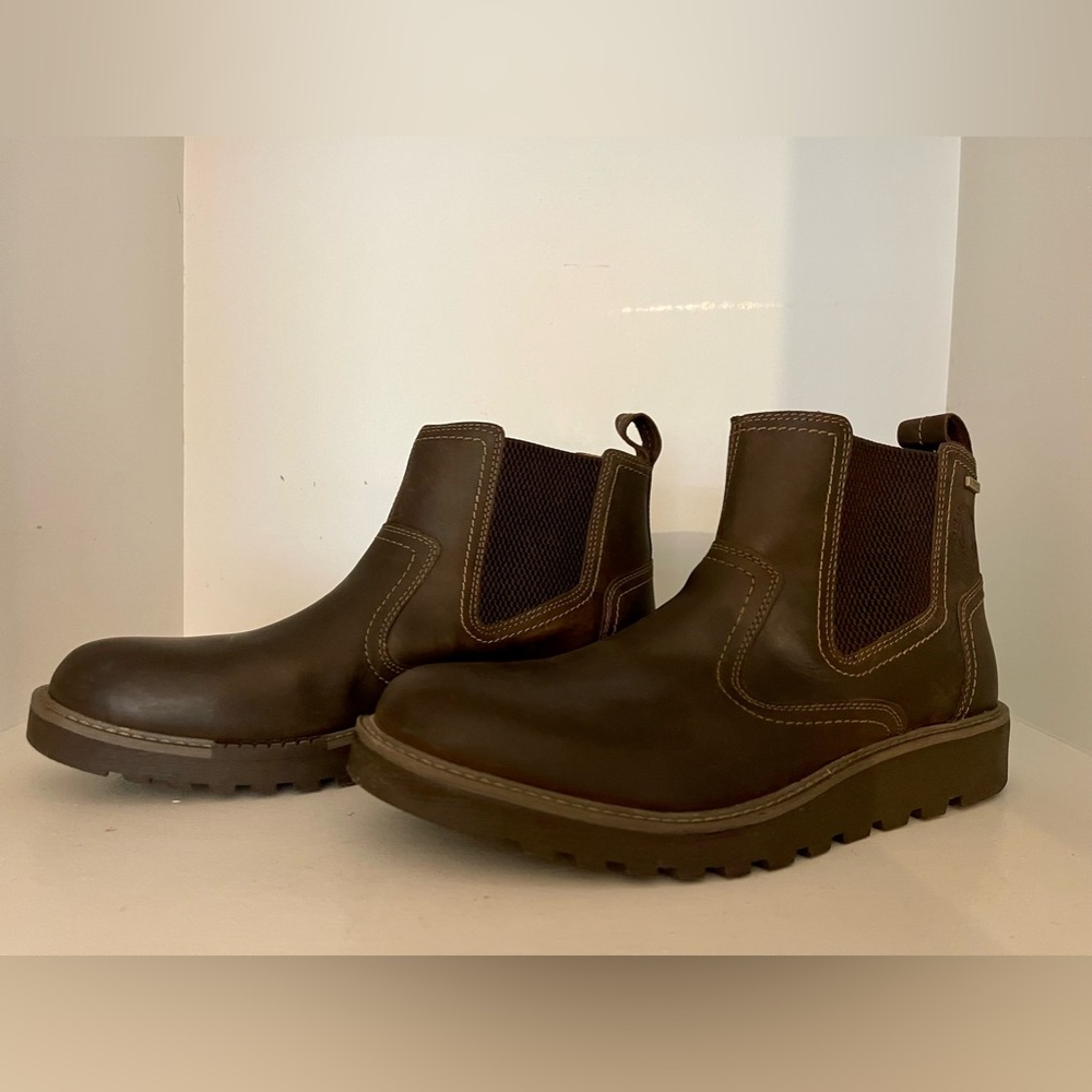 NWOT Men’s Clarks Waterproof Pull On Ankle Boots